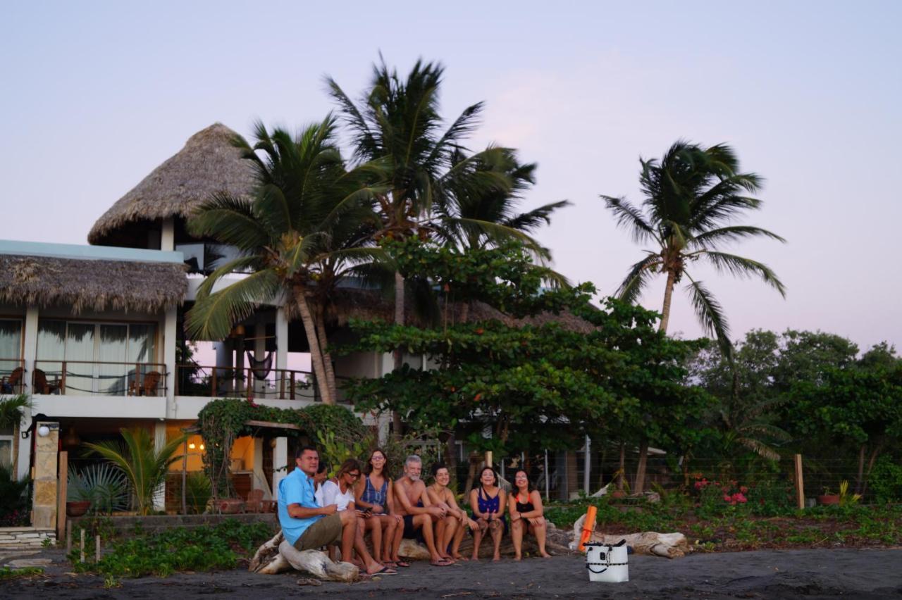 Alive Beach House Transito Bagian luar foto